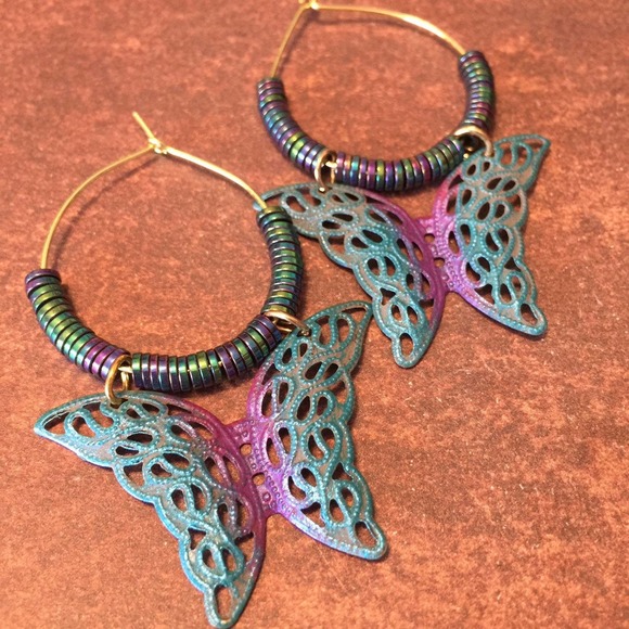 Blue butterfly filigree boho hippie festival handmade beaded hoop earrings - Picture 6 of 10